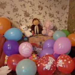집에서 아이의 첫 번째 생일을 축하하는 방법(시나리오 및 대회)