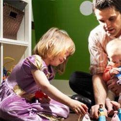Cum să creezi o rutină zilnică cu doi copii mici?