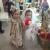어린이 카니발 의상 재활용 소재로 만든 드레스와 의상