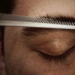 How to cut eyebrows correctly?