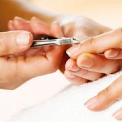 Što uzrokuje nokte na prstima i kako se nositi s njima